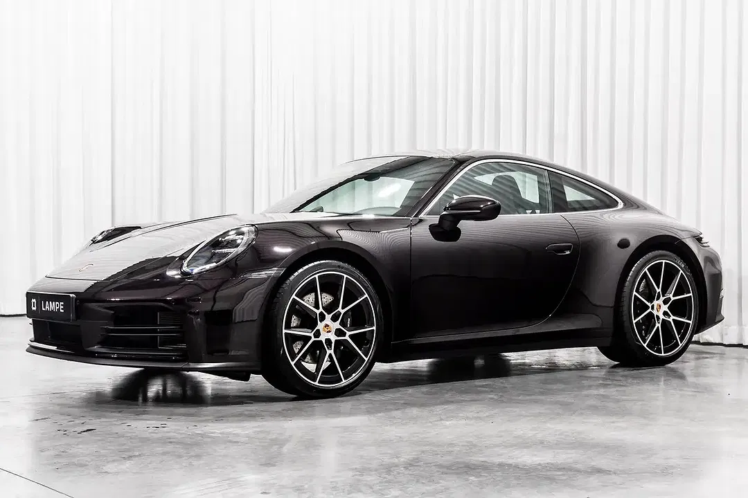 Porsche 911 Carrera Coupe - Thumbnail 4