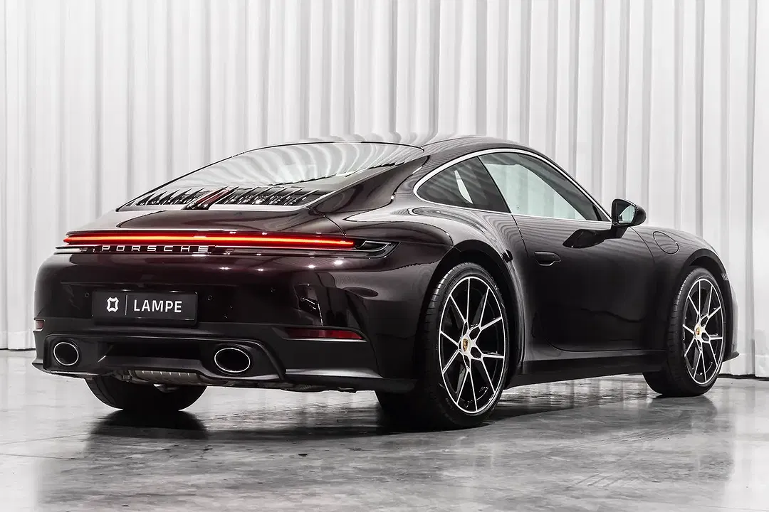 Porsche 911 Carrera Coupe - Thumbnail 8