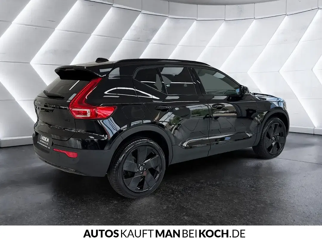 Volvo XC40 B3 Ultra Black Edition - Thumbnail 3