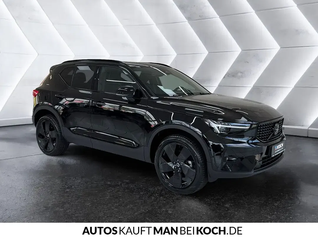 Volvo XC40 B3 Ultra Black Edition - Thumbnail 4