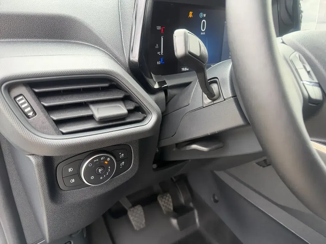 Ford Transit Courier EcoBlue Trend - Thumbnail 17