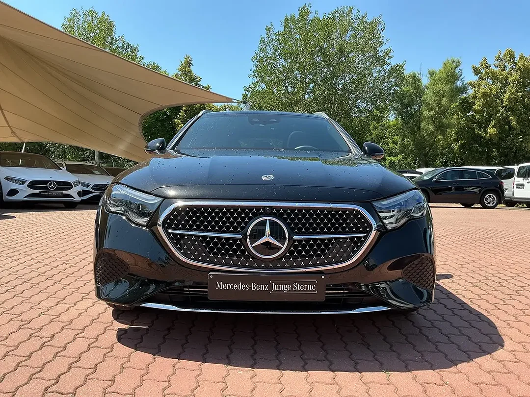 Mercedes-Benz E 220 4MATIC - Afbeelding 1