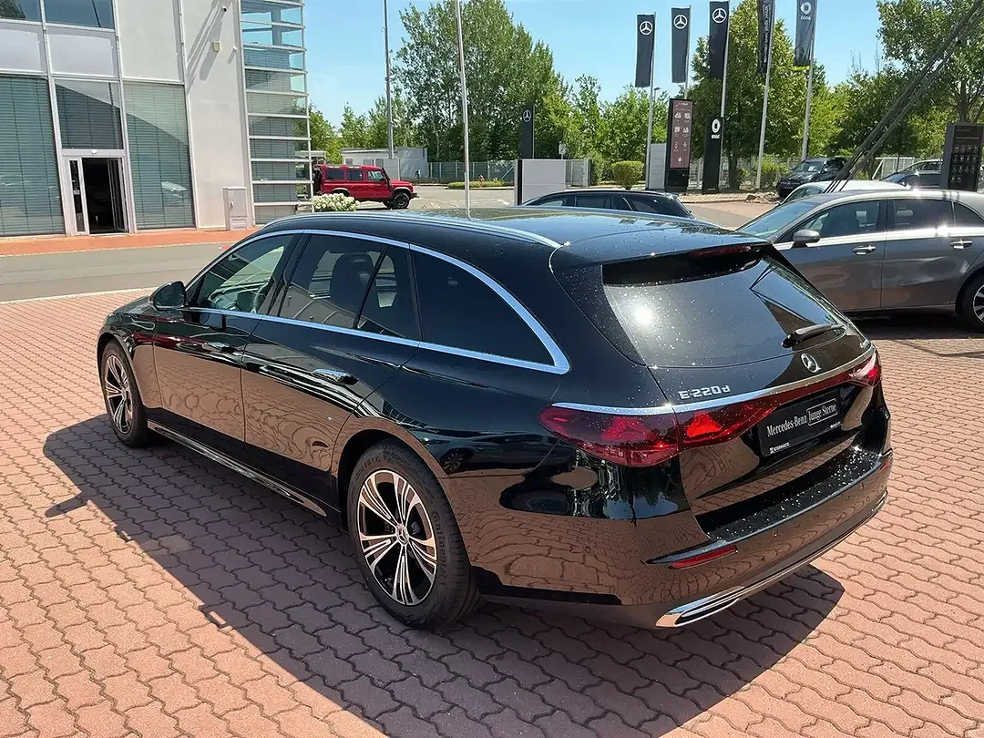 Mercedes-Benz E 220 4MATIC - Thumbnail 5