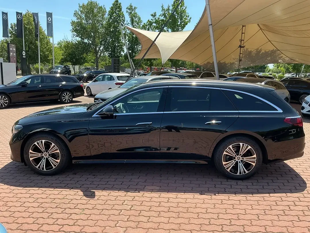 Mercedes-Benz E 220 4MATIC - Thumbnail 6
