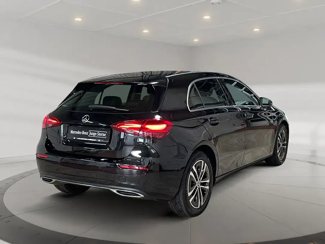 Mercedes-Benz A 200 MBUX Progressive - Thumbnail 2