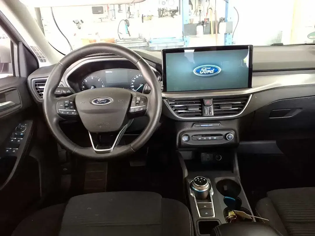 Ford Focus 1.5 EcoBlue Titanium - Thumbnail 4