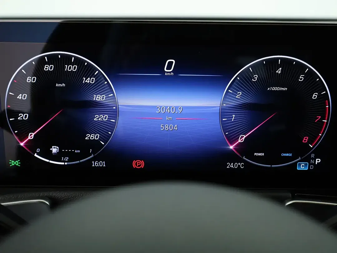 Mercedes-Benz GLB 200 AMG Night - Thumbnail 12