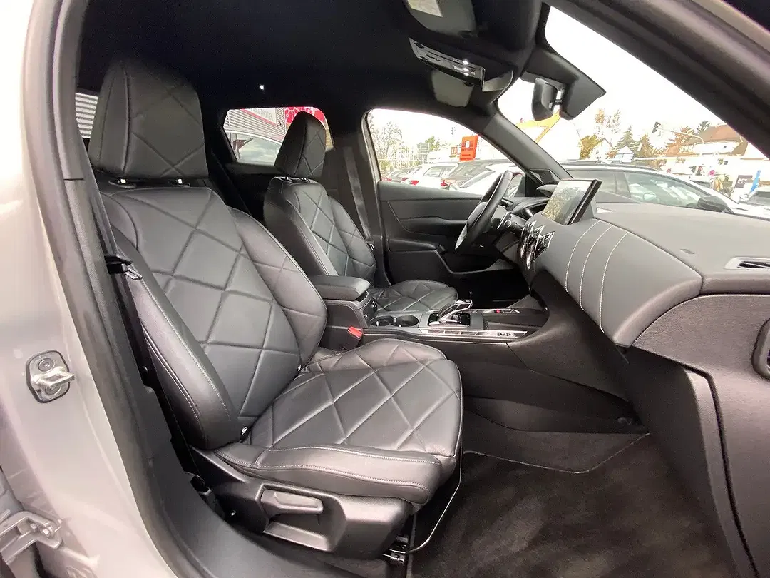 DS Automobiles DS 3 - Thumbnail 8
