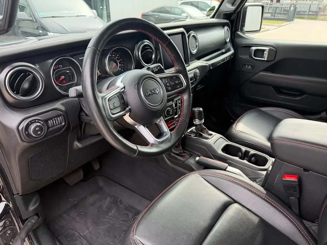 Jeep Wrangler Unlimited Rubicon - Thumbnail 11