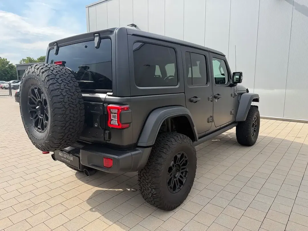 Jeep Wrangler Unlimited Rubicon - Thumbnail 9