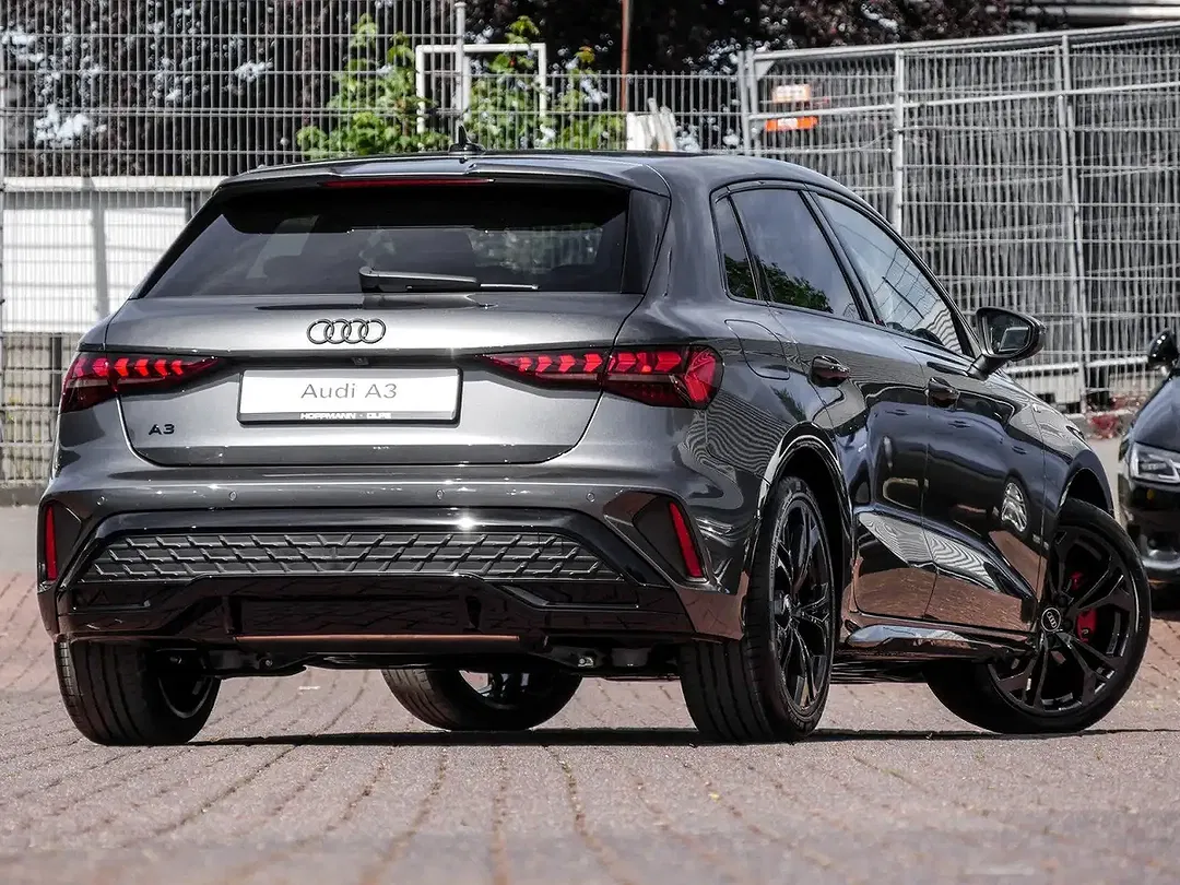 Audi A3 TFSI S tronic S line - Thumbnail 3