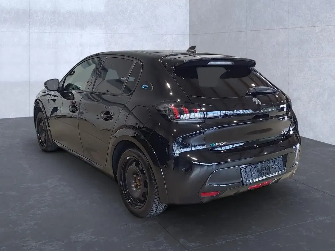 Peugeot 208 GT - Thumbnail 3