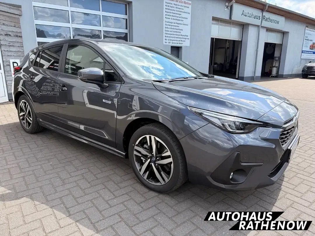 Subaru Impreza 2.0 Platinum - Thumbnail 3