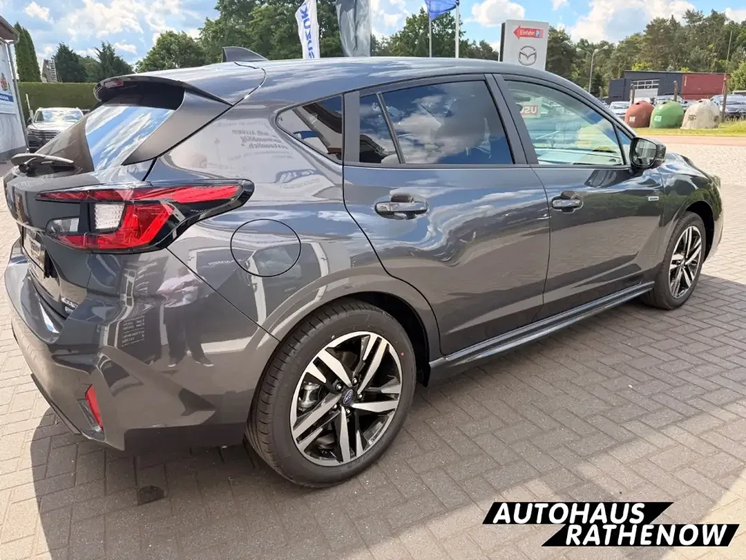 Subaru Impreza 2.0 Platinum - Thumbnail 4