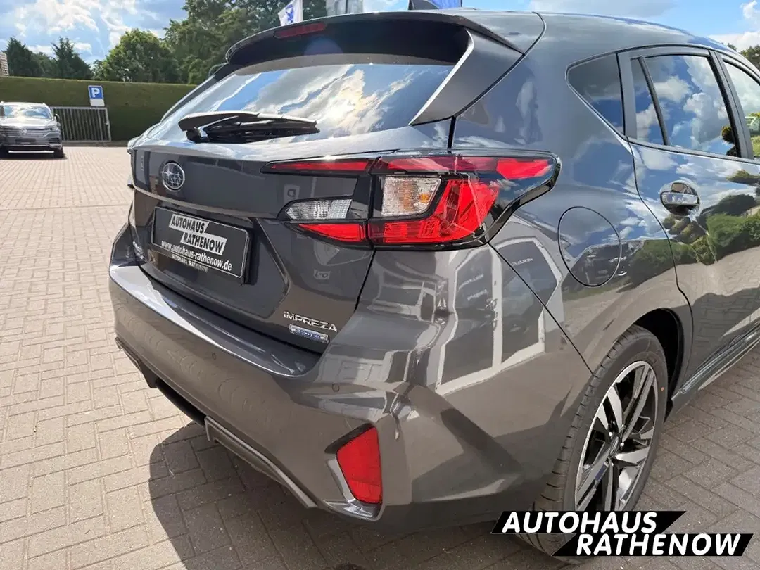 Subaru Impreza 2.0 Platinum - Thumbnail 5