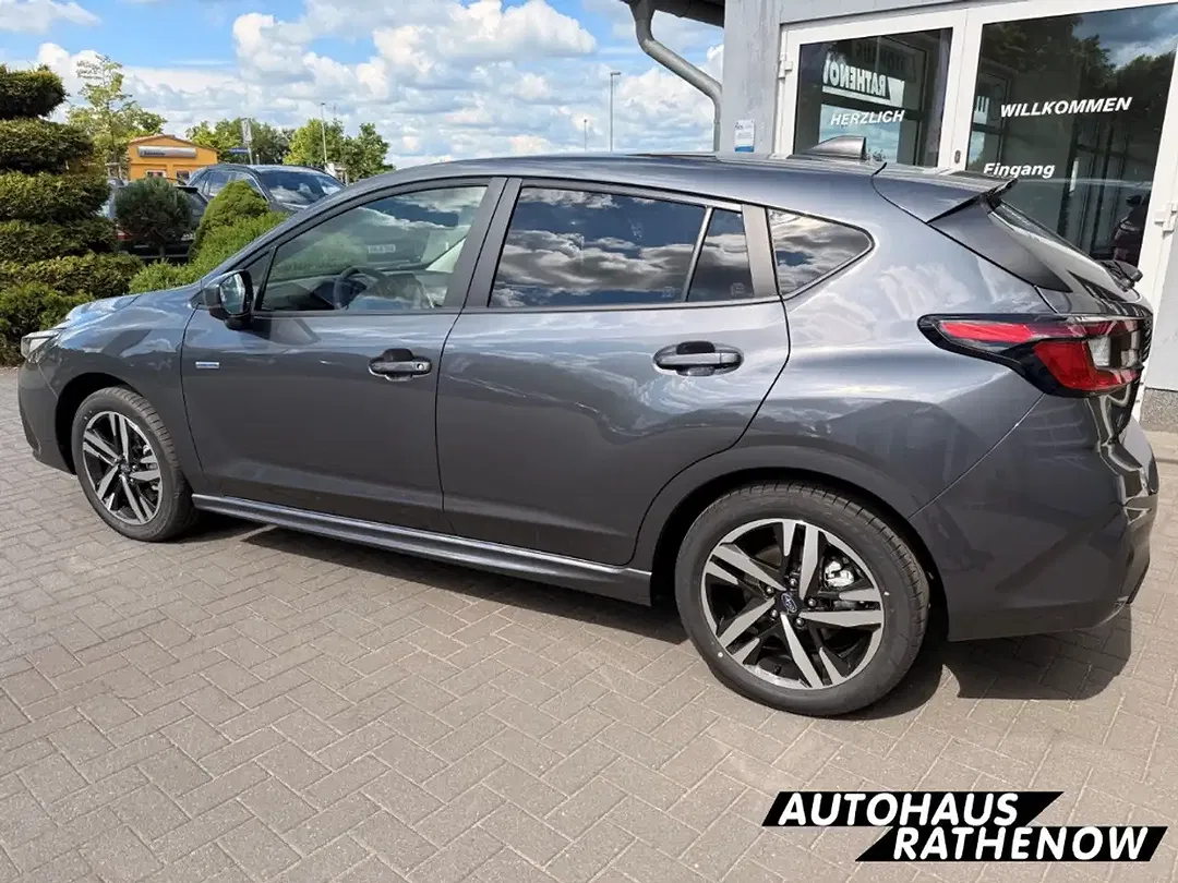 Subaru Impreza 2.0 Platinum - Thumbnail 8