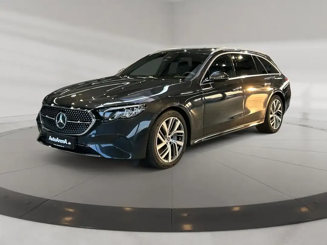 Mercedes-Benz E 300 4MATIC MBUX Avantgarde - foto 1