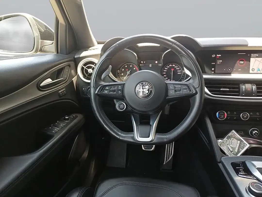 Alfa Romeo Stelvio Q4 Veloce - Thumbnail 11