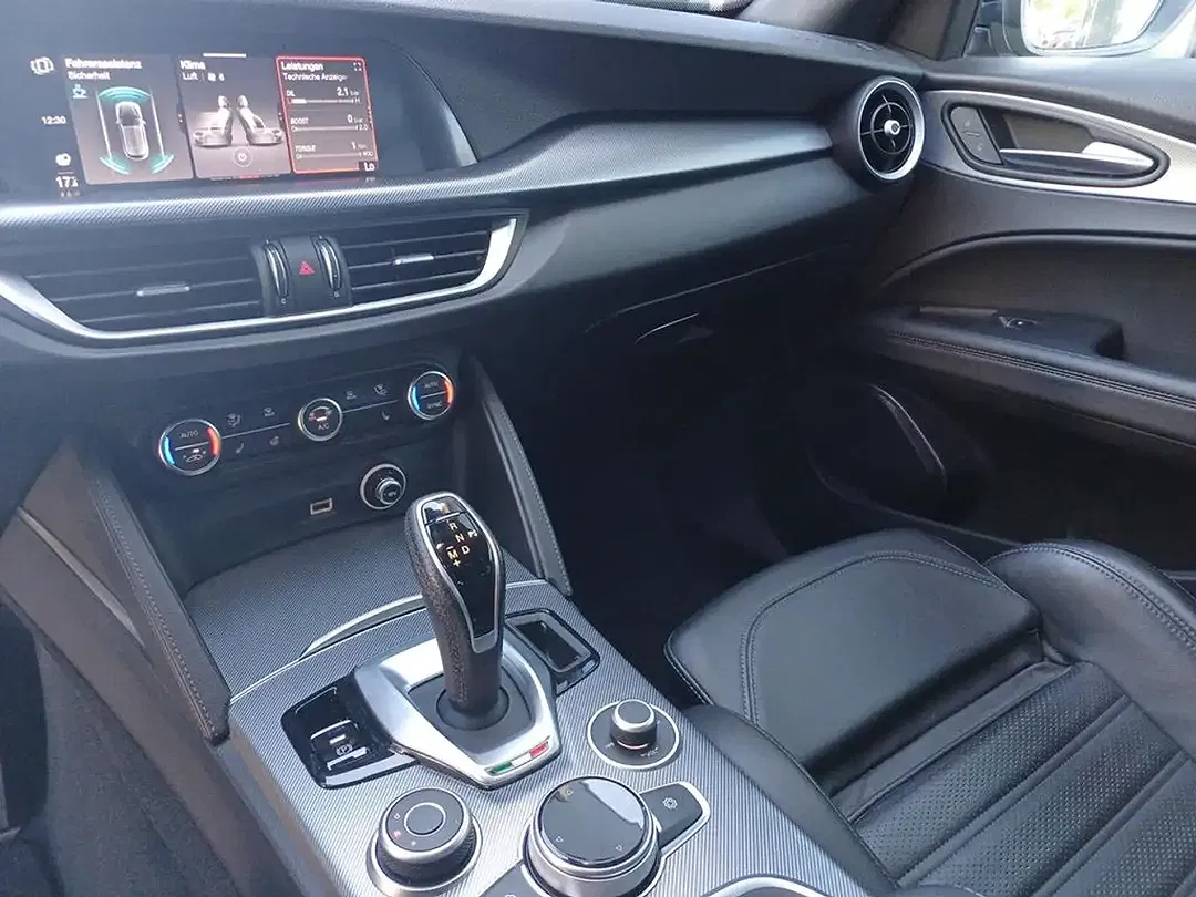 Alfa Romeo Stelvio Q4 Veloce - foto 12