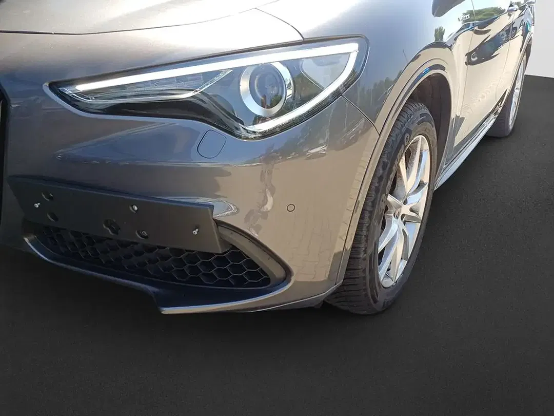Alfa Romeo Stelvio Q4 Veloce - Thumbnail 7