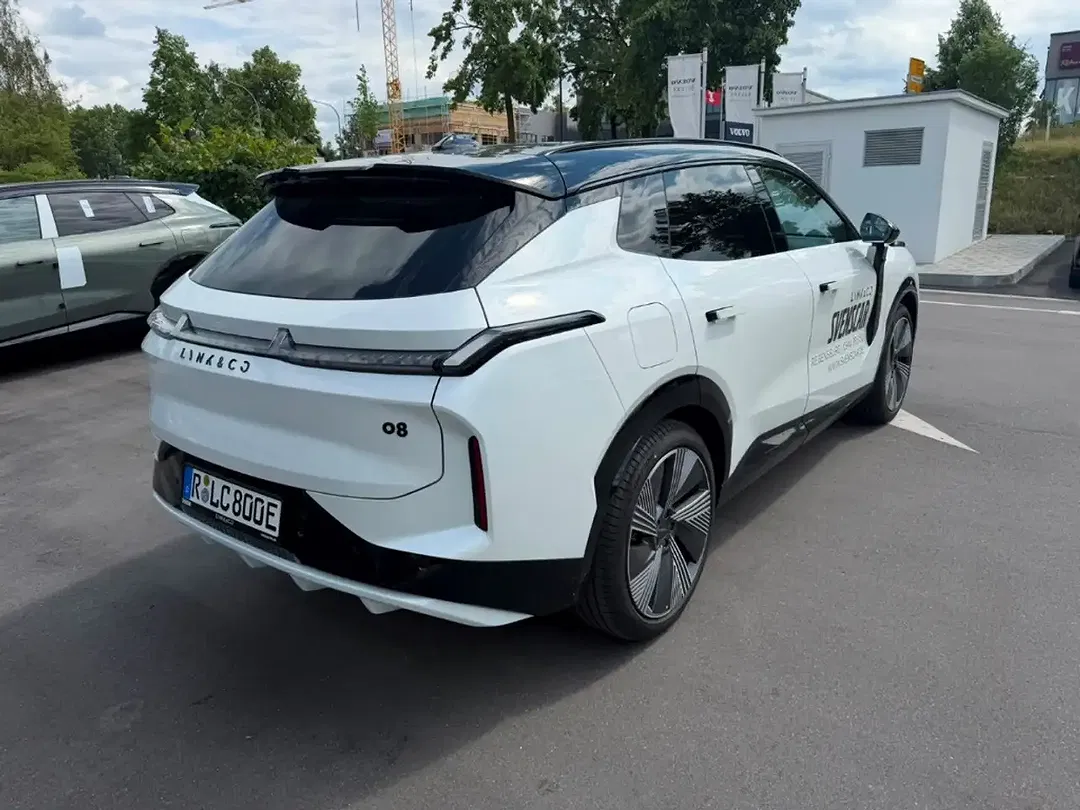 Lynk & Co 08 - foto 2