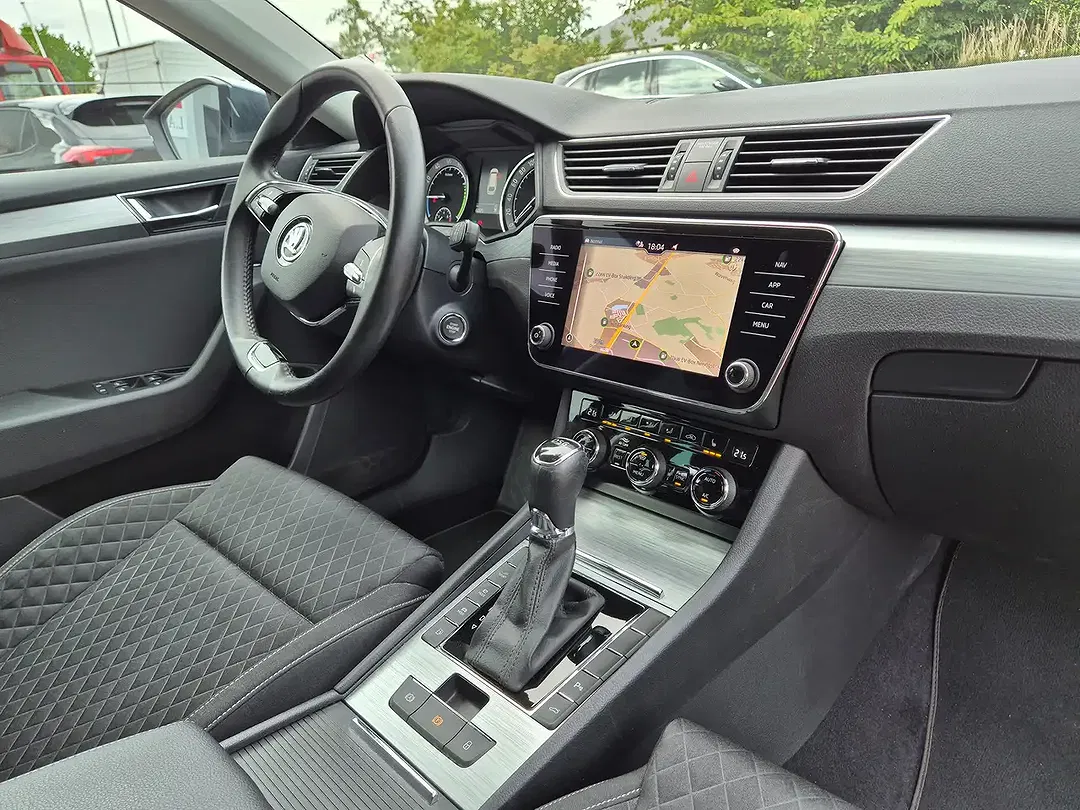 Skoda Superb 1.4 TSI iV PHEV Hybrid - Thumbnail 12