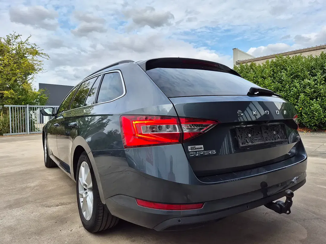 Skoda Superb 1.4 TSI iV PHEV Hybrid - Thumbnail 8