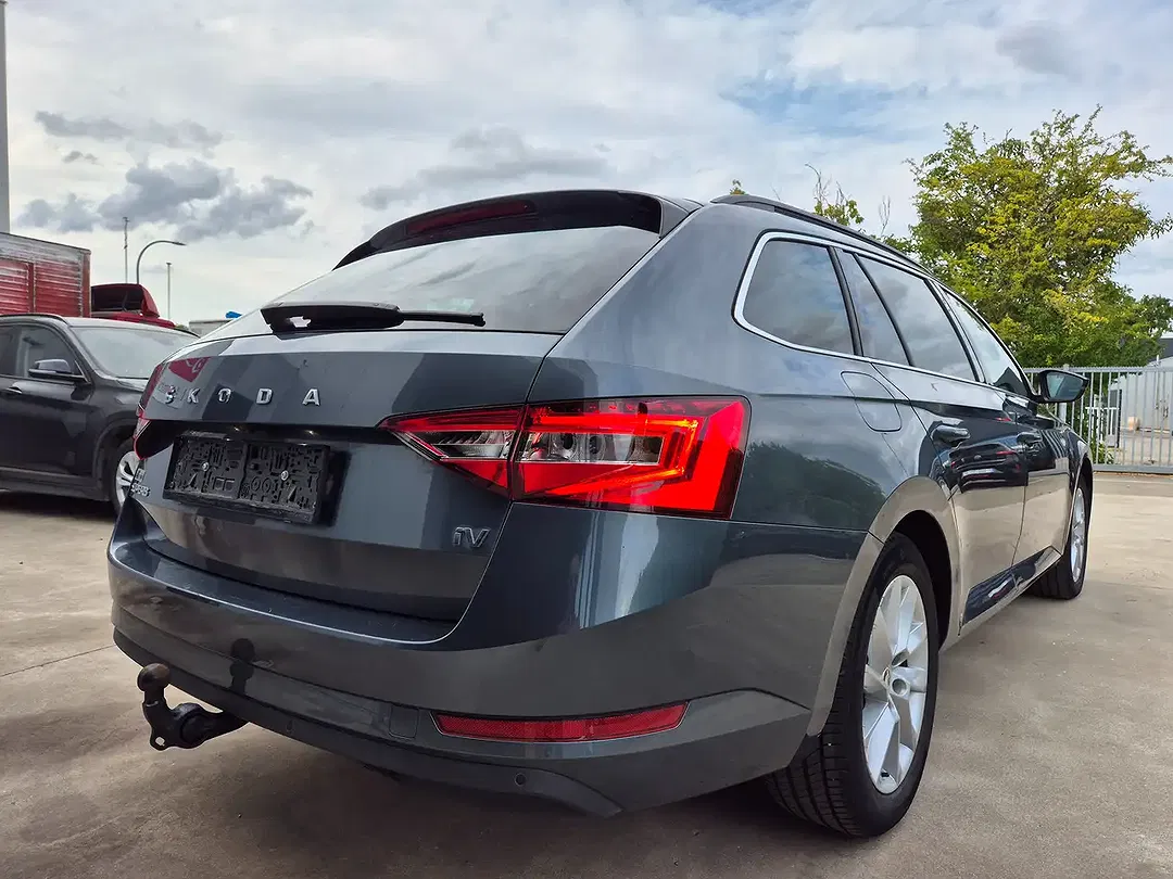 Skoda Superb 1.4 TSI iV PHEV Hybrid - Thumbnail 9