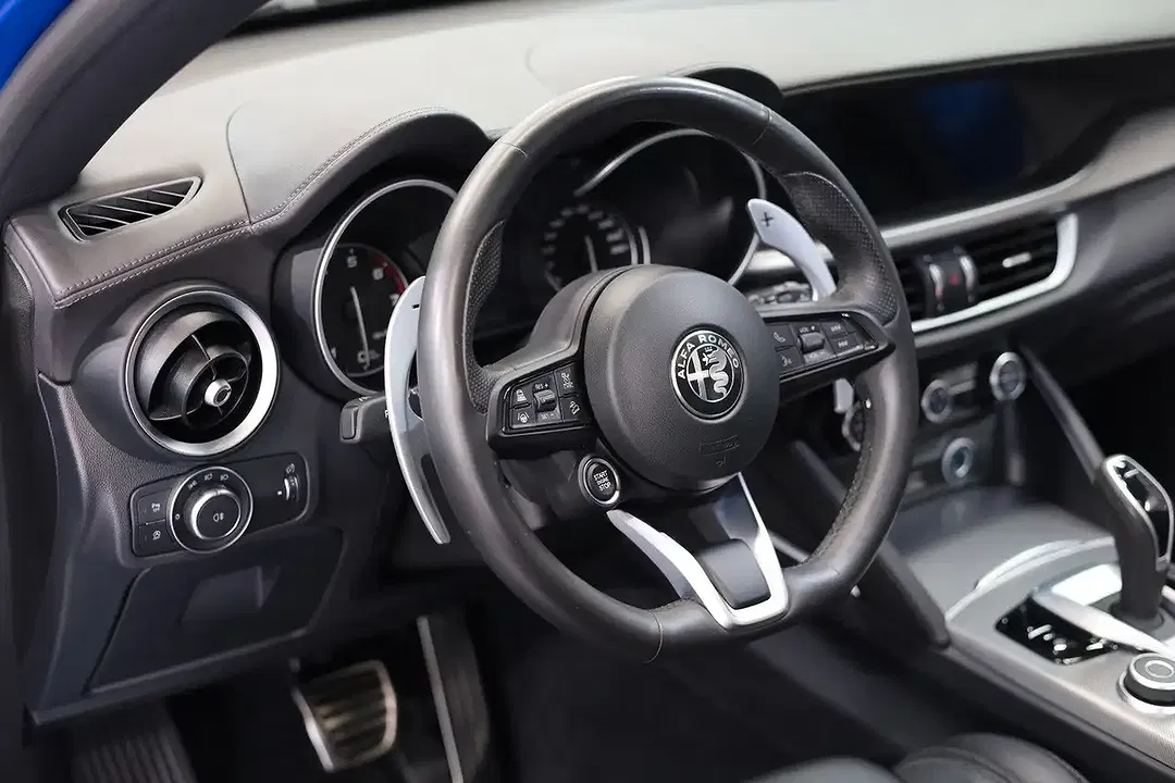 Alfa Romeo Stelvio Q4 Veloce Sport - Thumbnail 12