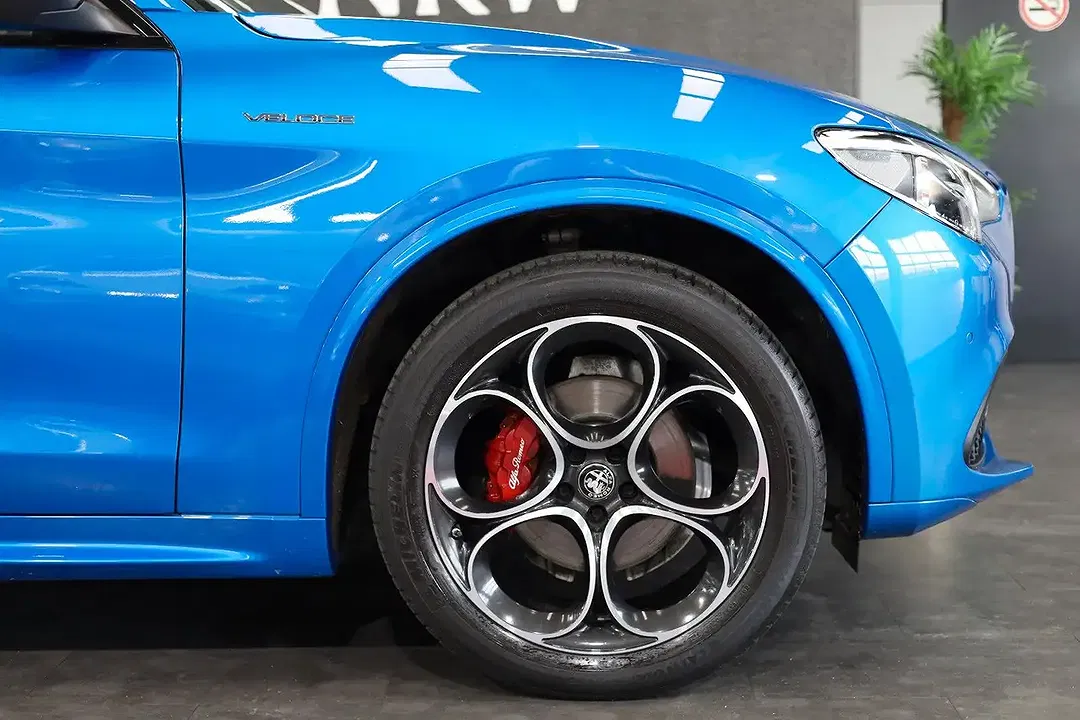 Alfa Romeo Stelvio Q4 Veloce Sport - Thumbnail 13
