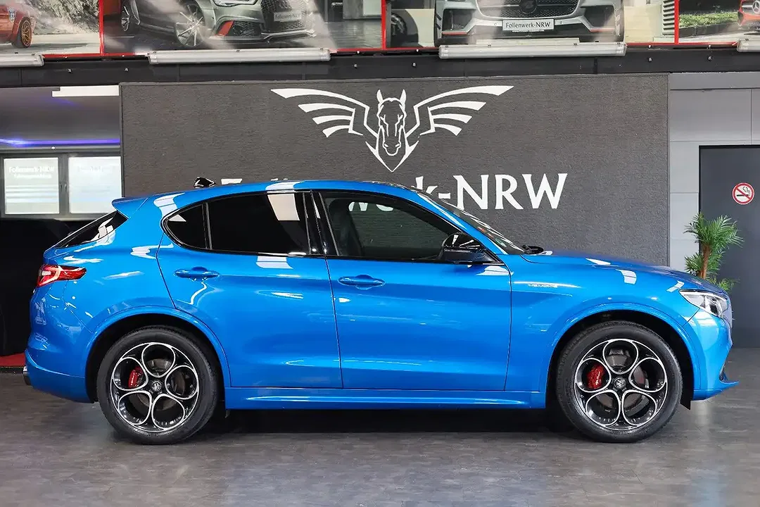 Alfa Romeo Stelvio Q4 Veloce Sport - Thumbnail 3