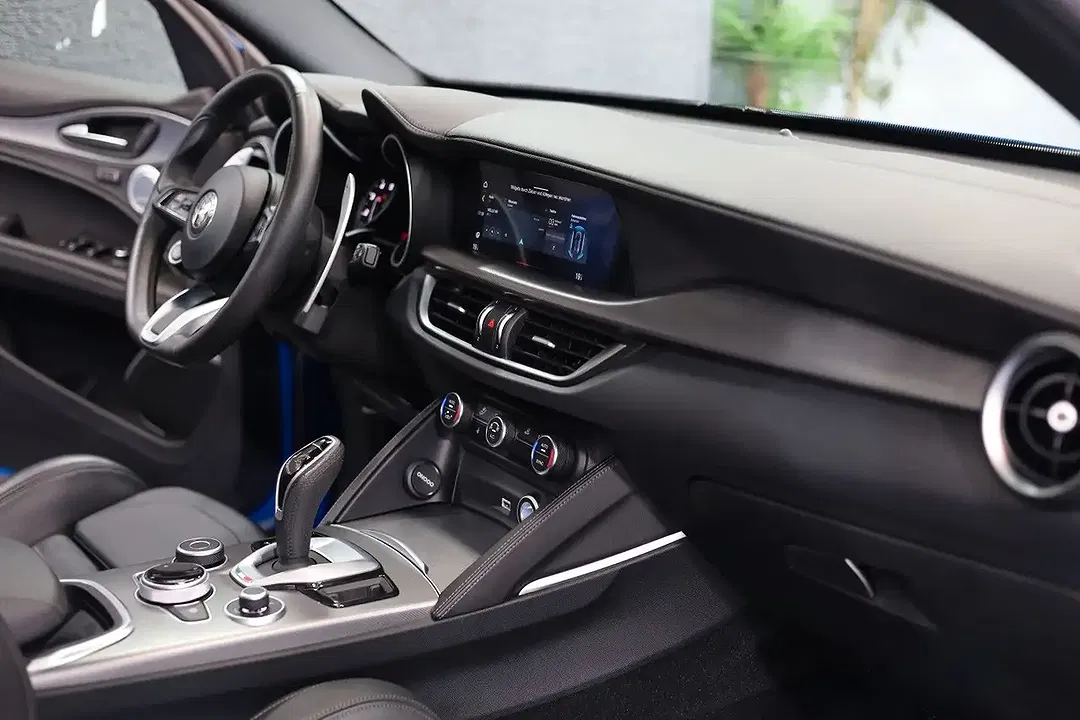 Alfa Romeo Stelvio Q4 Veloce Sport - Thumbnail 8