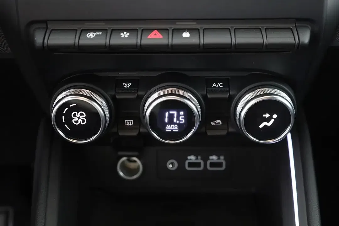 Renault Clio TCe Techno - Thumbnail 11