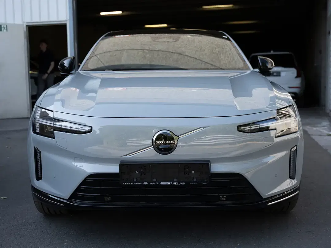 Volvo ES90 Single Motor Extended Range Plus - Thumbnail 3