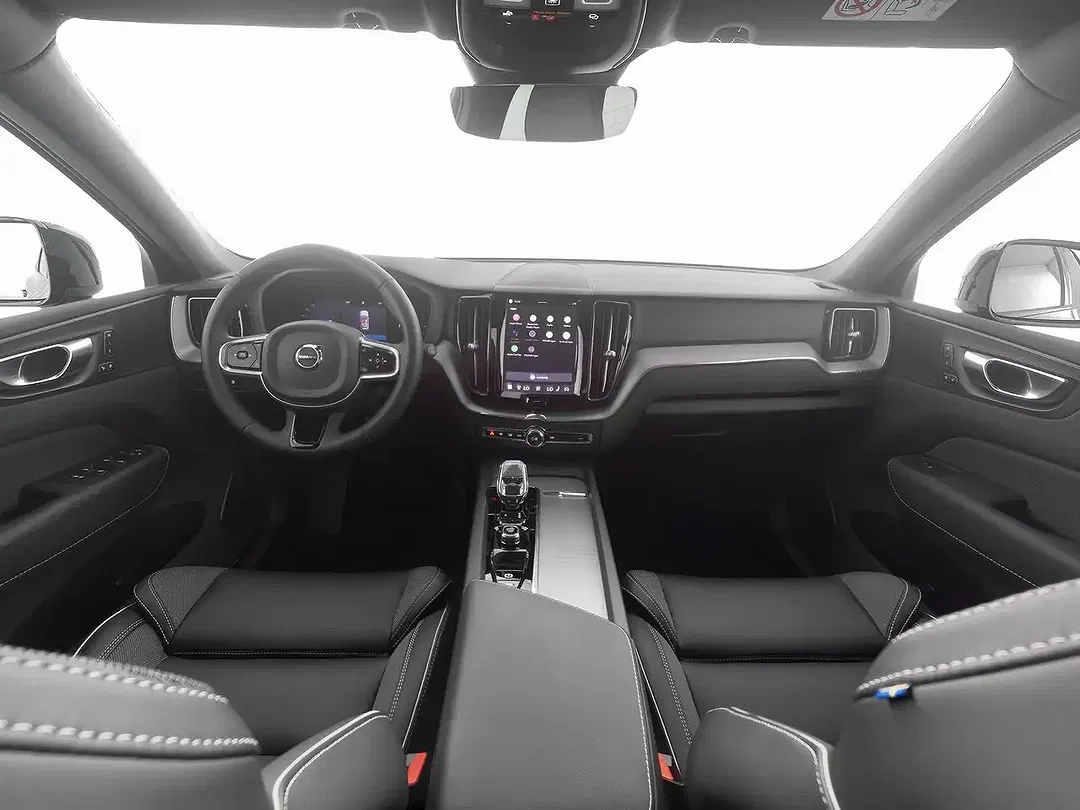 Volvo XC60 T8 PHEV Hybrid AWD Plus Black Edition - Thumbnail 3