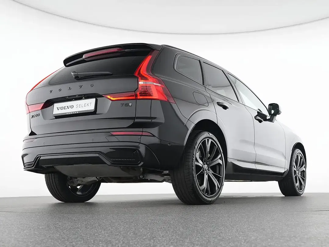 Volvo XC60 T8 PHEV Hybrid AWD Plus Black Edition - Thumbnail 8
