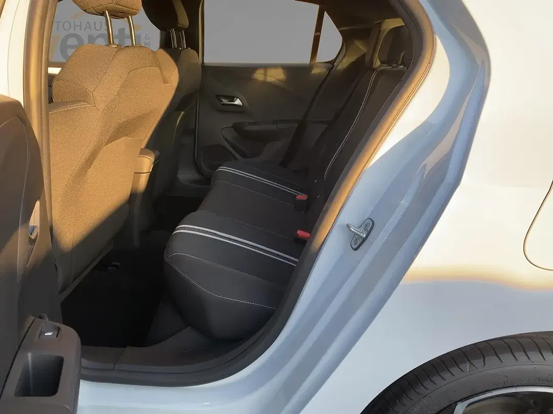 Opel Corsa GS - Thumbnail 4