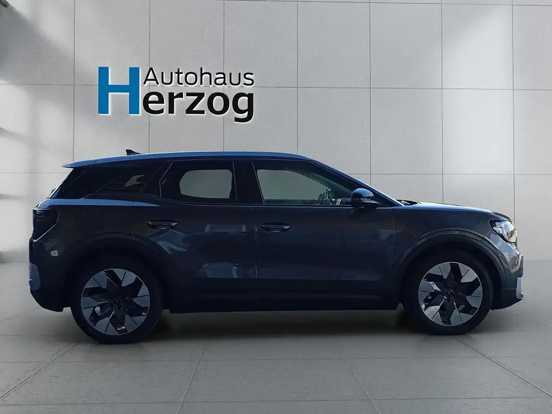 Ford Explorer Standard Range Premium - Thumbnail 6