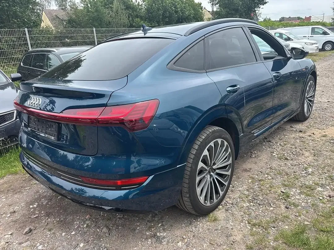 Audi e-tron 55 Sportback S line - Thumbnail 6
