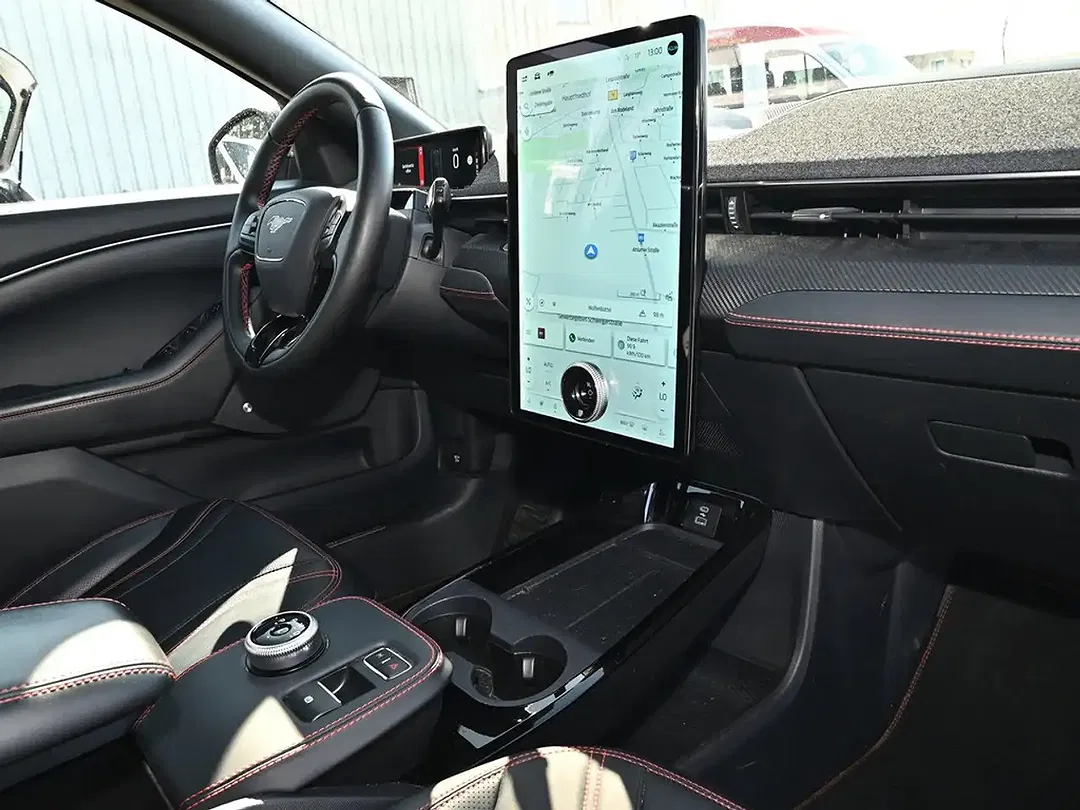 Ford Mustang Standard Range 4x4 - Thumbnail 6