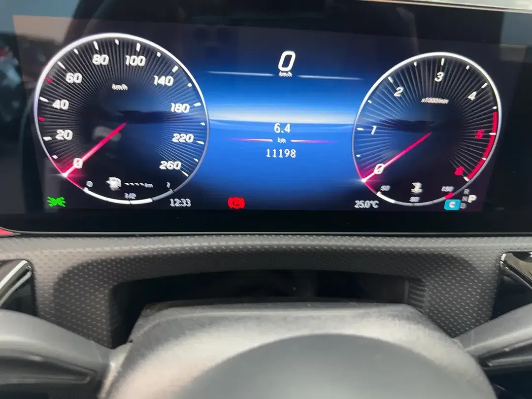 Mercedes-Benz CLA 200 - Thumbnail 8