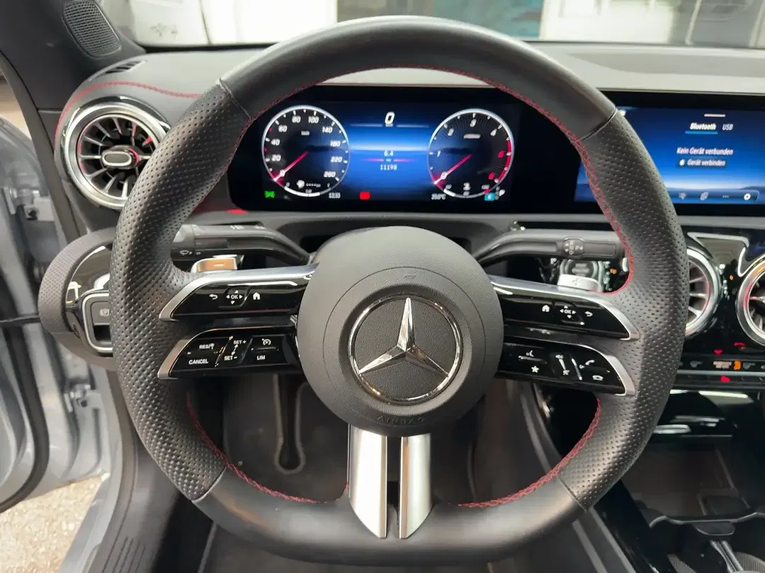 Mercedes-Benz CLA 200 - Thumbnail 9