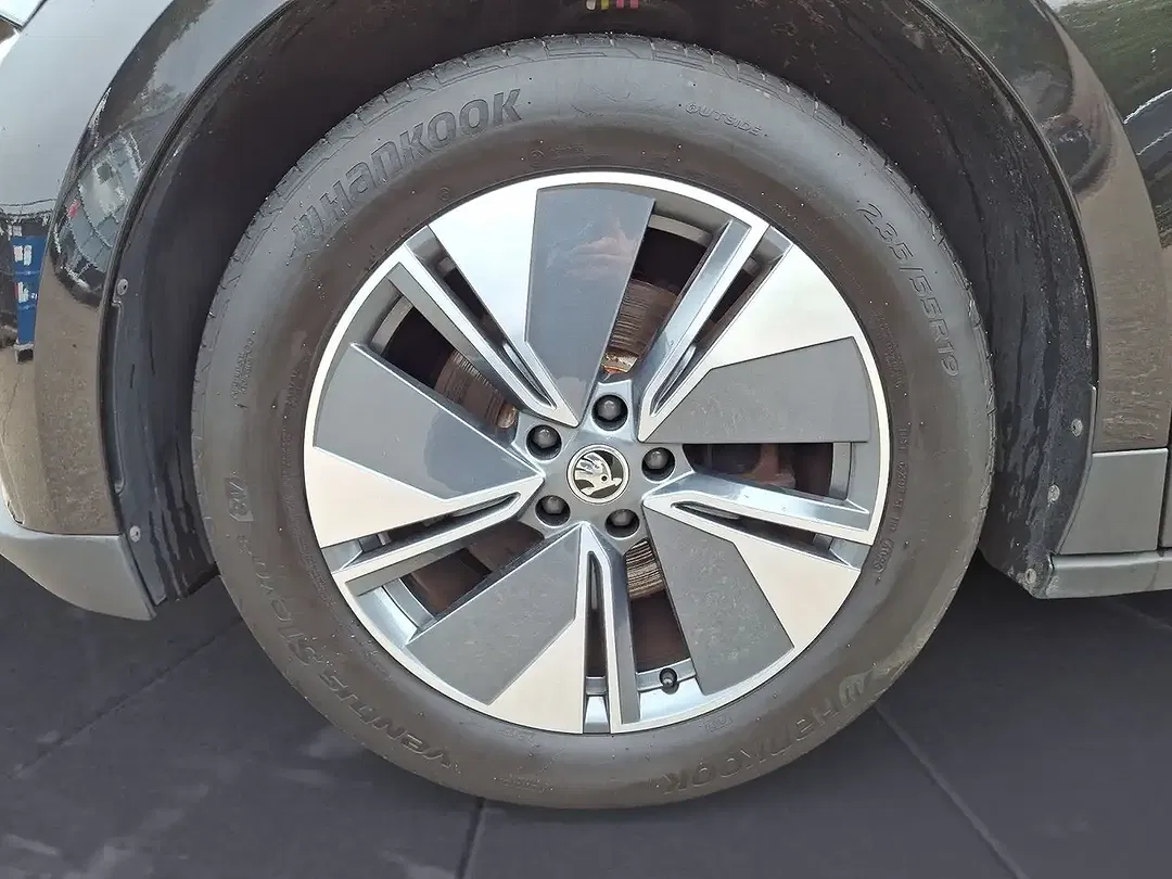 Skoda Enyaq 50 - Thumbnail 6