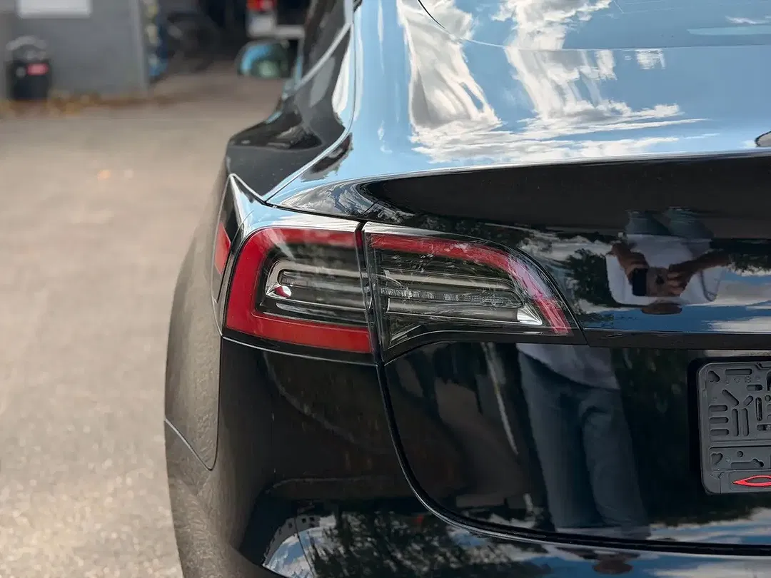 Tesla Model 3 AWD Dual Motor Long Range - Thumbnail 10