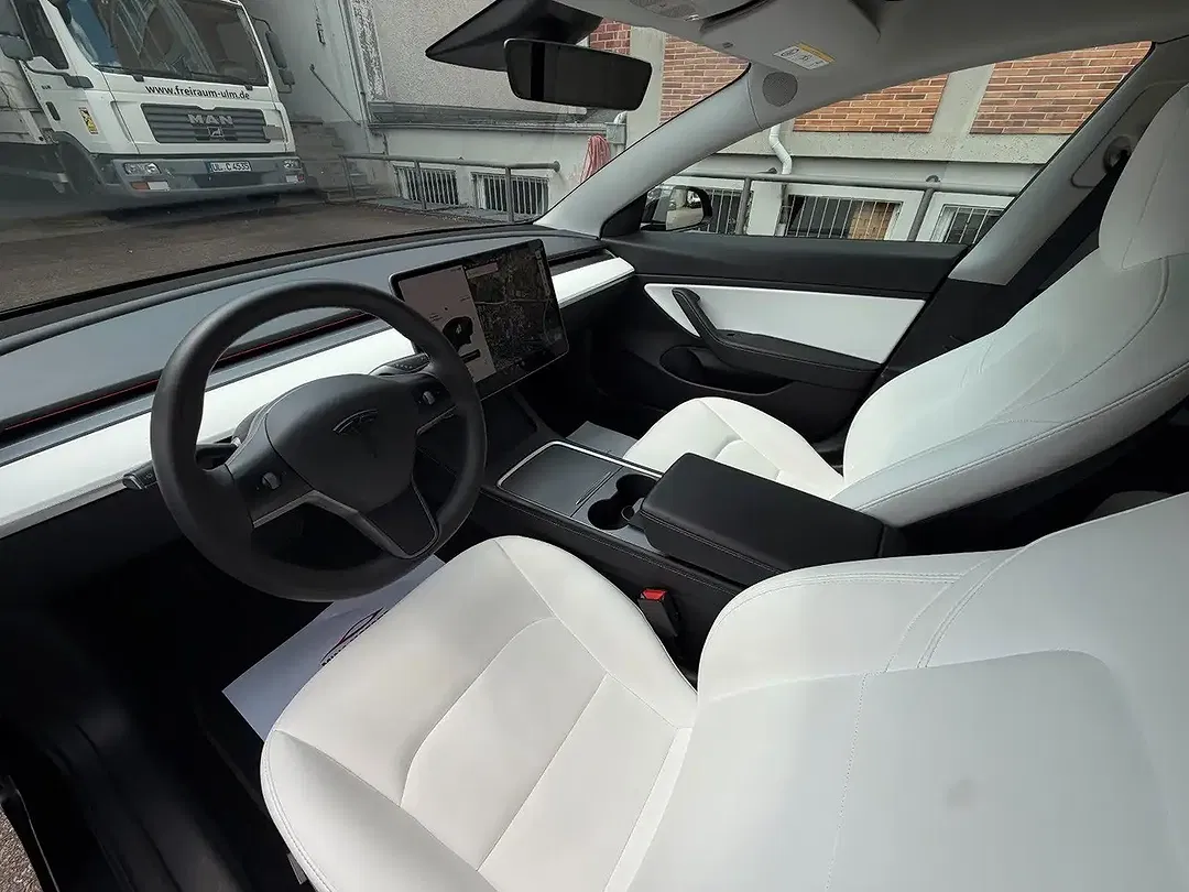 Tesla Model 3 AWD Dual Motor Long Range - Thumbnail 11