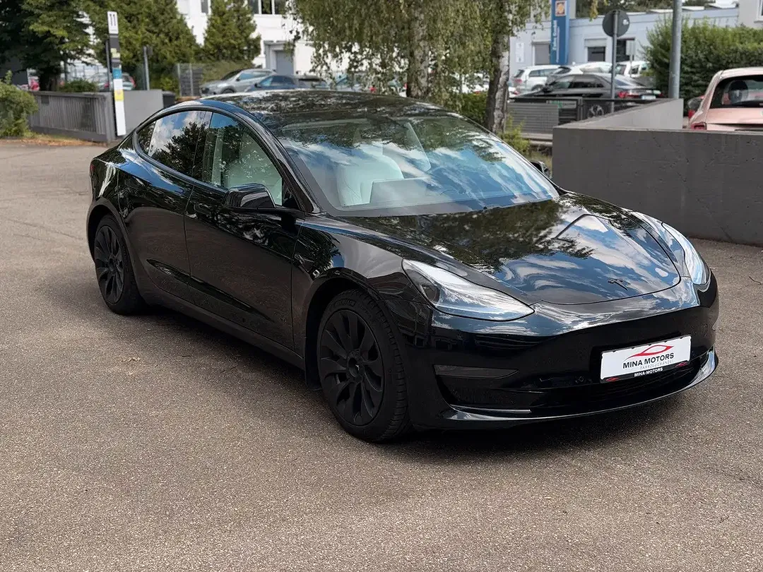 Tesla Model 3 AWD Dual Motor Long Range - Thumbnail 3