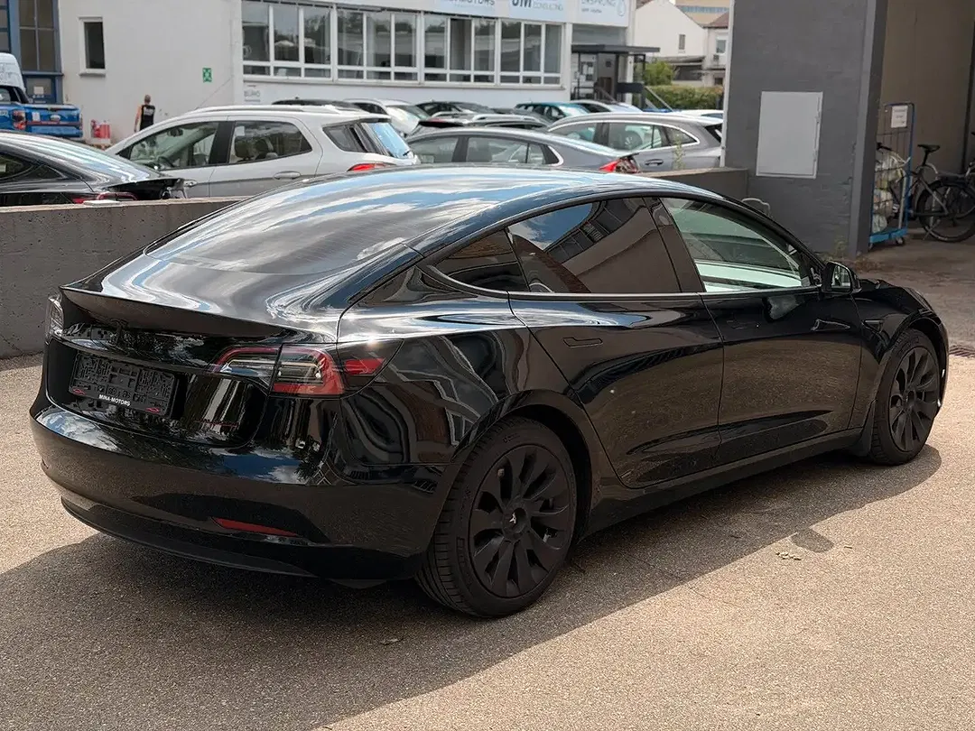 Tesla Model 3 AWD Dual Motor Long Range - Thumbnail 4
