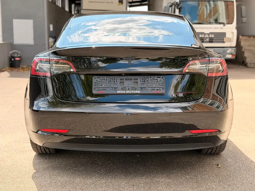 Tesla Model 3 AWD Dual Motor Long Range - Thumbnail 5