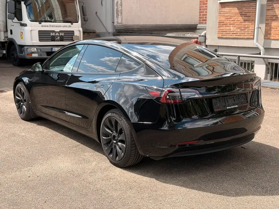 Tesla Model 3 AWD Dual Motor Long Range - Thumbnail 6