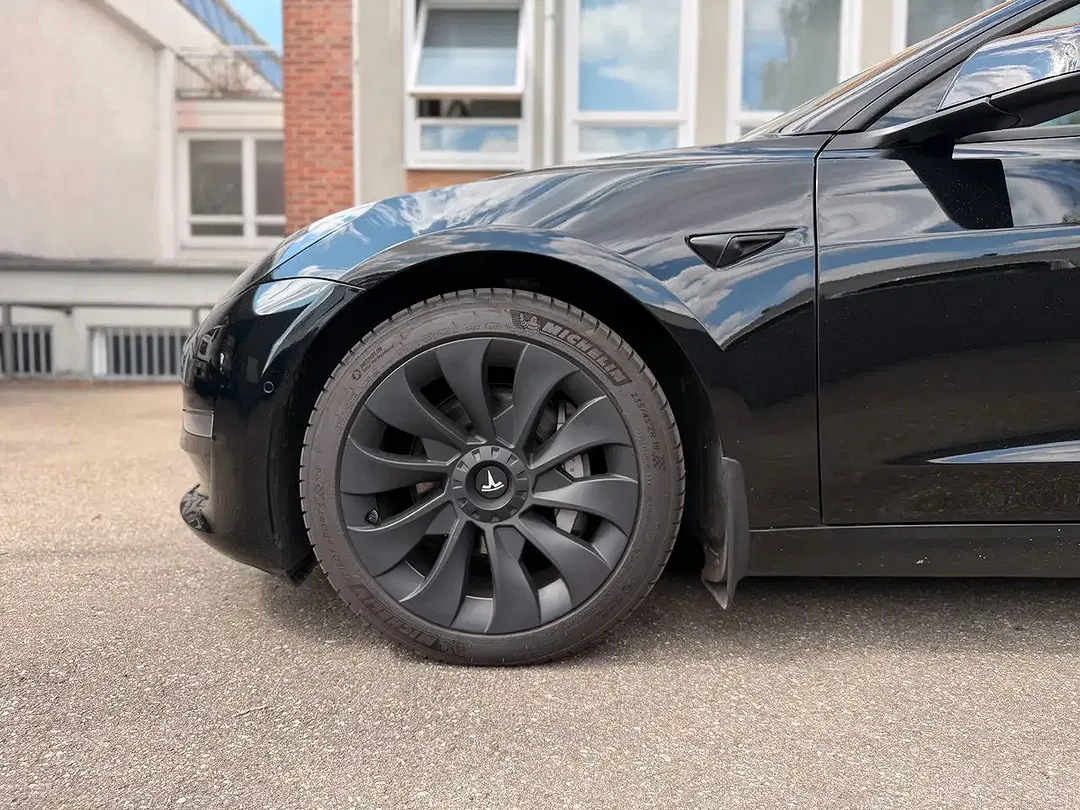 Tesla Model 3 AWD Dual Motor Long Range - Thumbnail 7